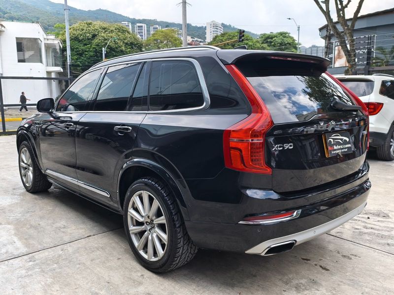 VOLVO XC90 2019 T8 AWD R-DESIGN HÍBRIDA - imagen secundaria 2