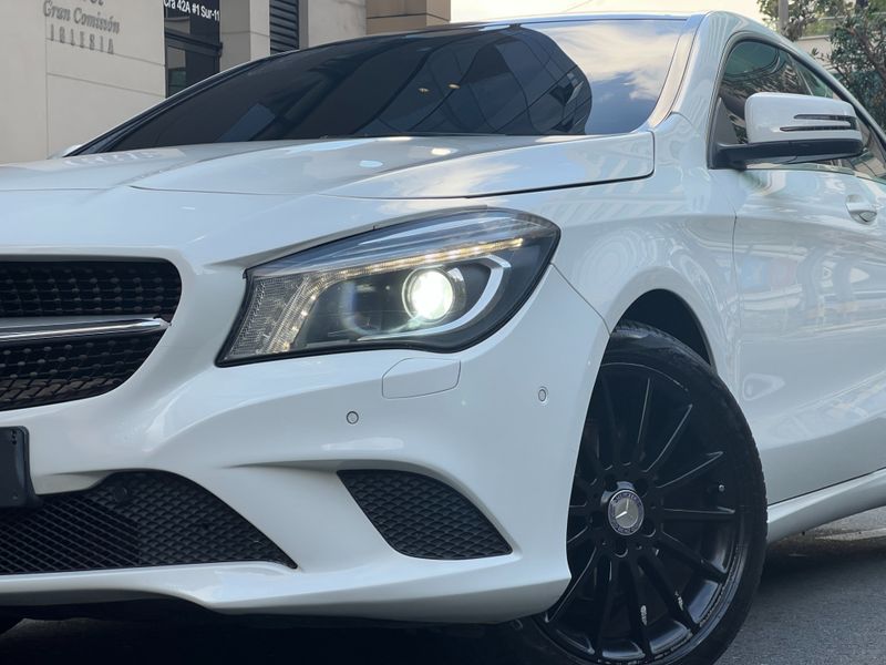 Mercedes-Benz CLA 180 2016 - imagen secundaria 1