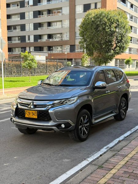 Mitsubishi Montero Sport - imagen secundaria 1