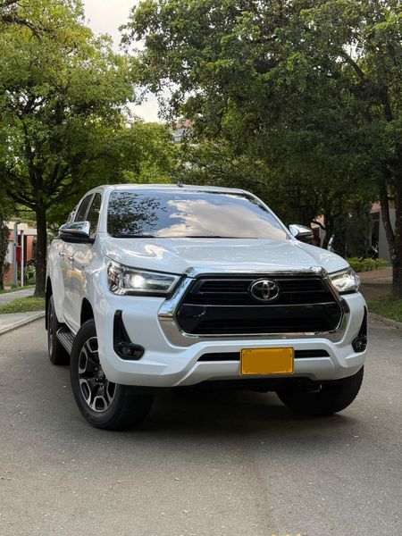 Toyota Hilux 2026 2.8 diesel SRX - imagen secundaria 2
