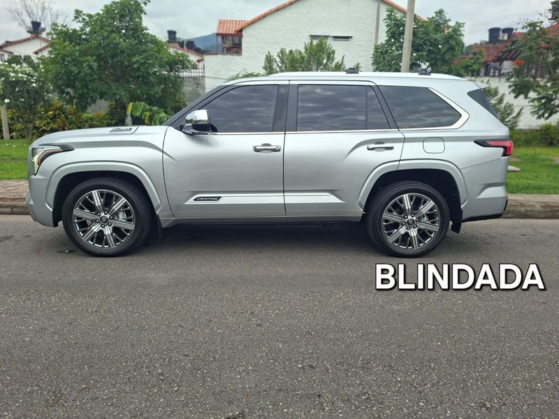 Toyota Sequoia 3.5 Hibrida Blindada - imagen secundaria 1