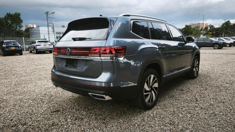 Volkswagen TERAMONT HIGHLINE 2024 4X4  LUJO Y PODER EN 7 PUESTOS - imagen secundaria 2