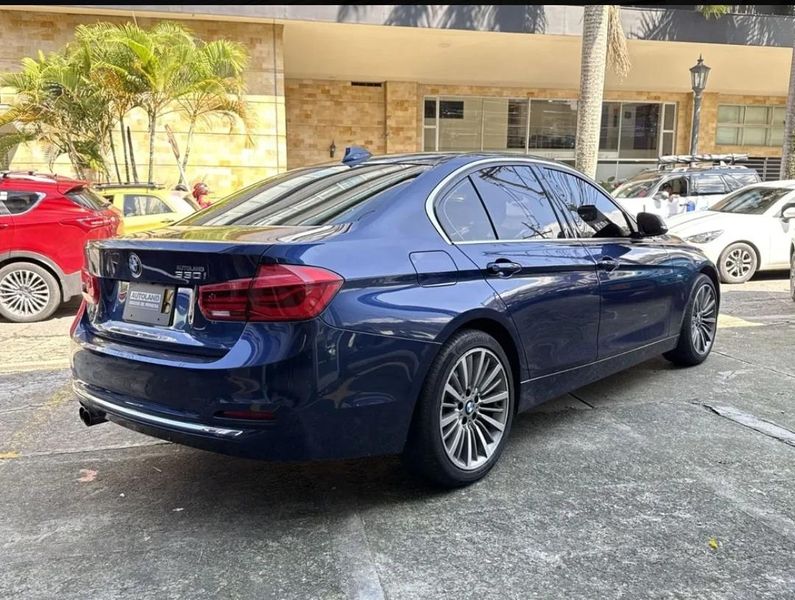 BMW 330i F30 Sportline 2017 - imagen secundaria 2