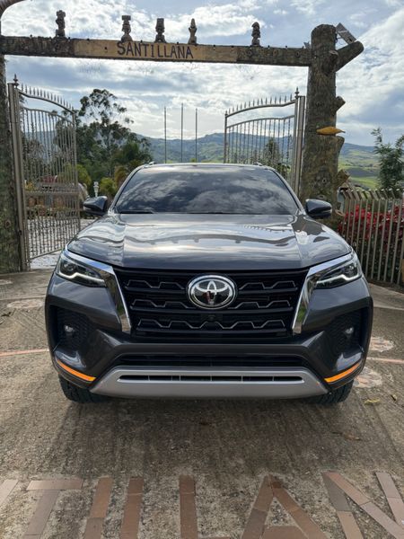 Toyota Fortuner 2023 SRV 2.4 - imagen secundaria 1