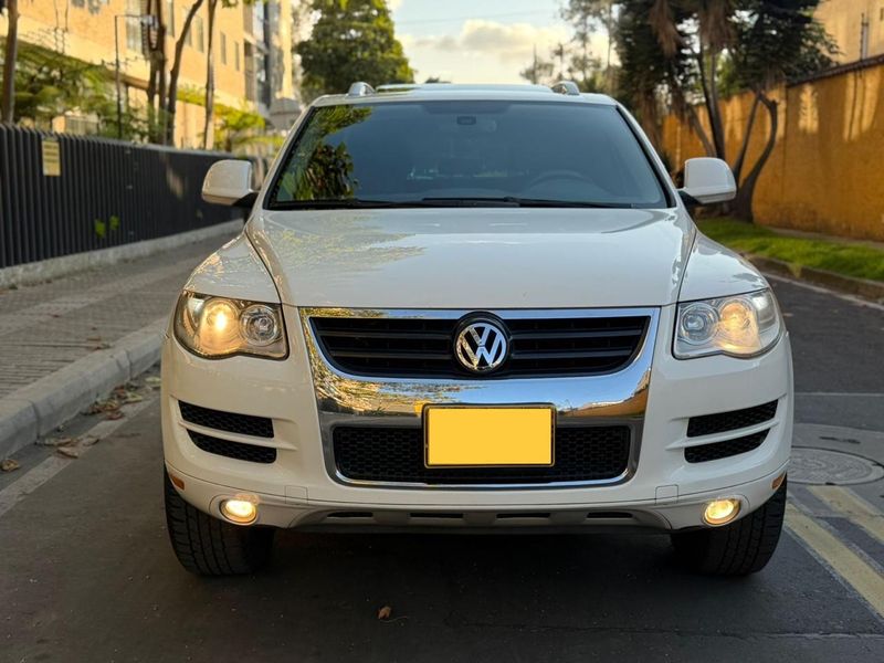 Volkswagen Touareg 4x4 2010 - imagen secundaria 1
