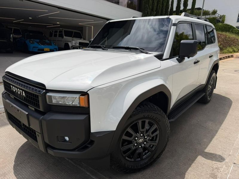 Toyota Prado tx 2026 diesel 2.8 Blindaje 2 Plus - imagen secundaria 1