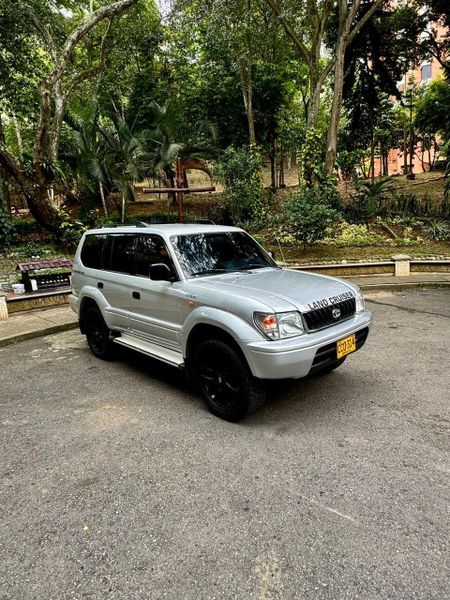 Toyota Prado 2007 full equipo - imagen secundaria 1