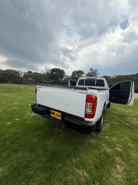Nissan Frontier Cabina sencilla - imagen secundaria 1