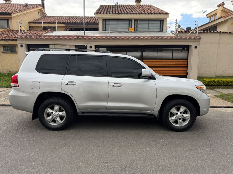 TOYOTA SAHARA LC200 2008 gasolina - imagen secundaria 2