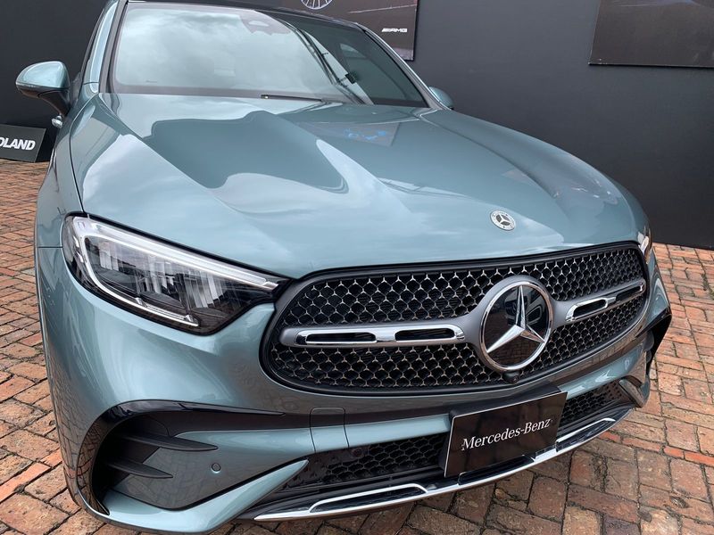 GLC 300 COUPE AMG LINE 4MATIC COLOR ESPECIAL PLATA VERDE 2027 - imagen secundaria 1