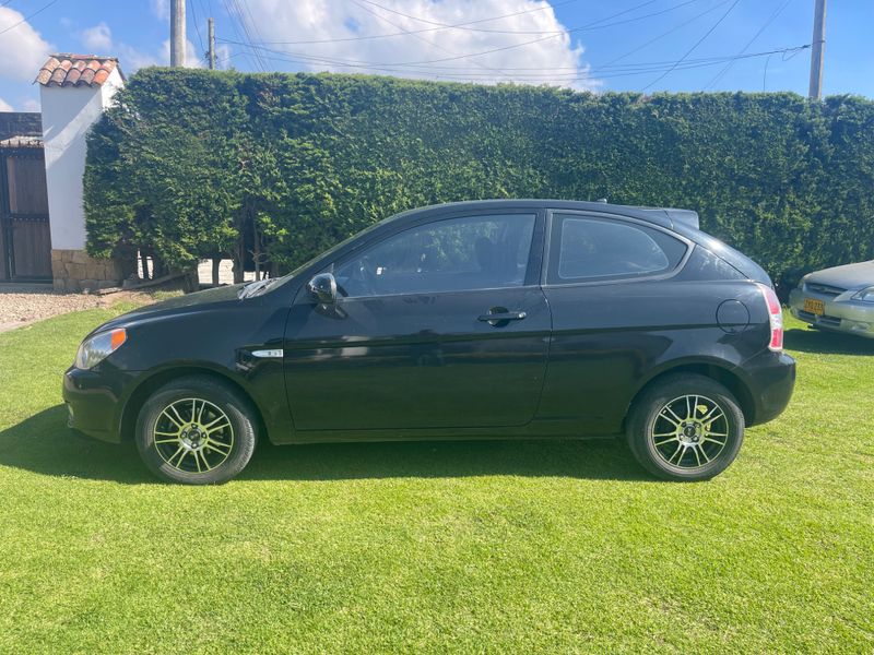 2010 HYUNDAI ACCENT WEB PERFECTO. ASEGURABLE - imagen secundaria 1
