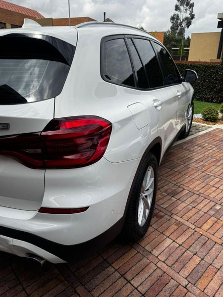 BMW X3 modelo 2018 - imagen secundaria 2
