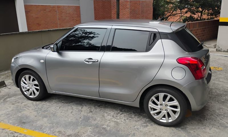 Suzuki Swift Hybrid 2022 - imagen secundaria 1