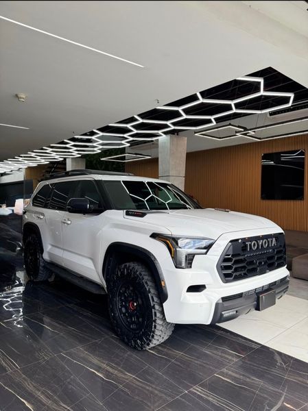 Vendo Toyota sequoia trd pro 2026 nueva 0KM - imagen 1