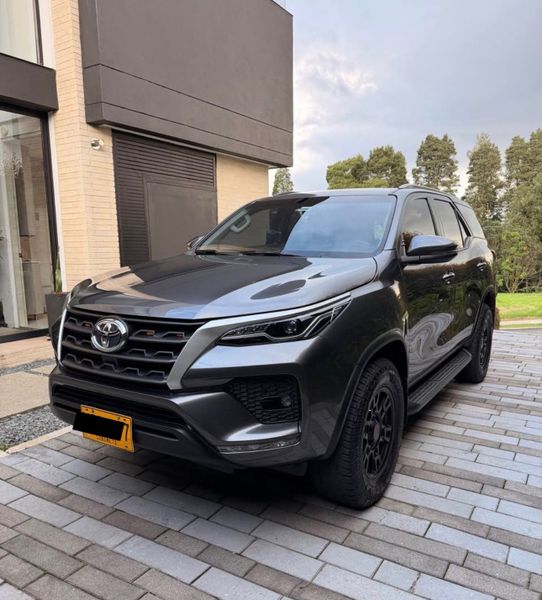 Toyota fortuner 2.4 2021 - imagen secundaria 1