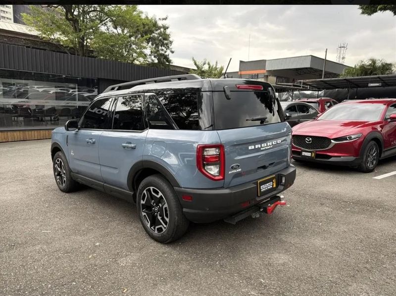 Ford Bronco Sport Outer Banks 2024 - imagen secundaria 1