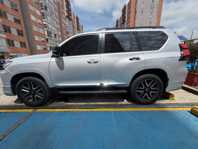 Toyota Prado TXL 2012 Blindada 3.0 Diesel - imagen secundaria 2