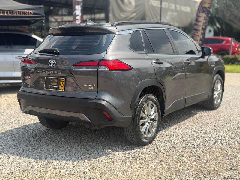 Toyota Corolla Cross XEi hybrid 2023 - imagen secundaria 2