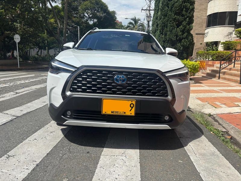 TOYOTA COROLLA CROSS HEV SEG 2022 - imagen secundaria 1