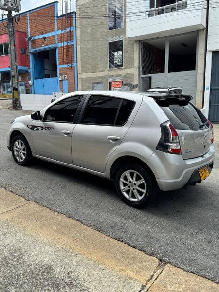 RENAULT SANDERO GT LINE - imagen secundaria 2