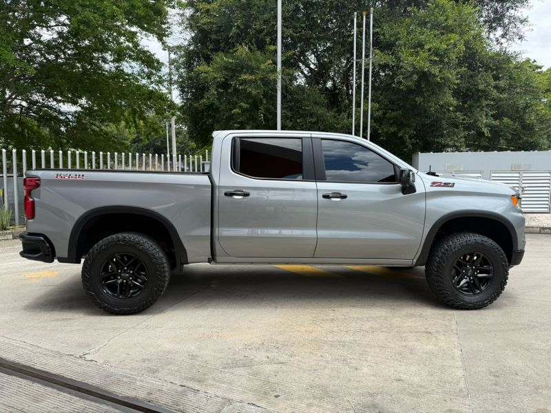 Chevrolet Silverado Z71 - imagen secundaria 2