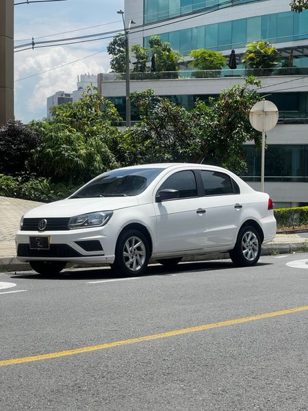 Volkswagen Voyage Comfortline 1.6cc - imagen secundaria 2