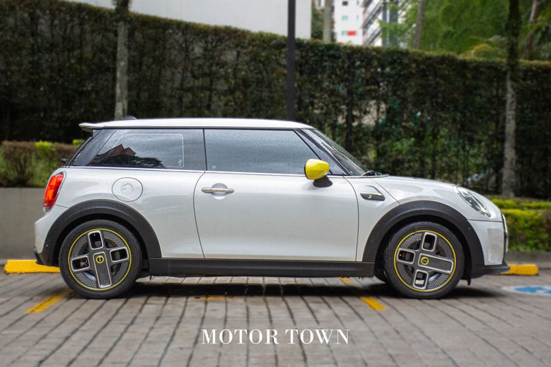 MINI Cooper SE 3 Puertas 2023 Electrico - imagen secundaria 1