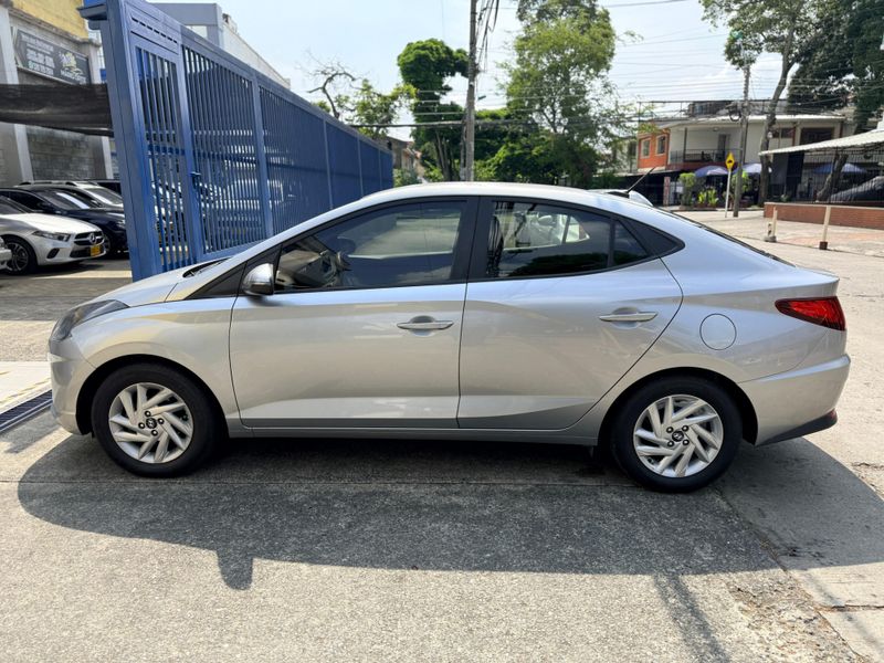 Hyundai Accent modelo 2022 Automático - imagen secundaria 1