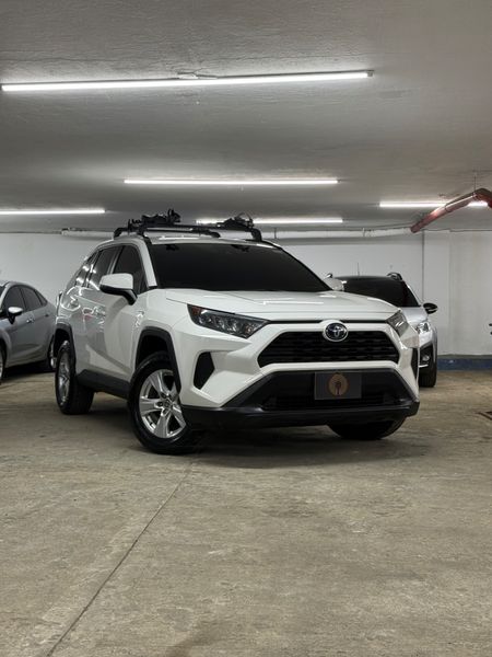 Toyota Rav4 LE Híbrida 2021 - imagen 1