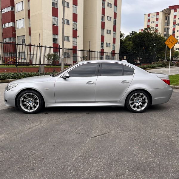 Bmw 530i M Edition 2010 - imagen secundaria 2