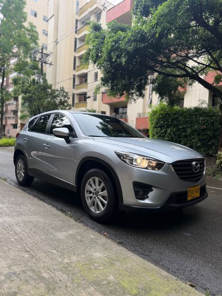 Mazda CX-5 Grand Touring 4x4   2017 - imagen secundaria 2