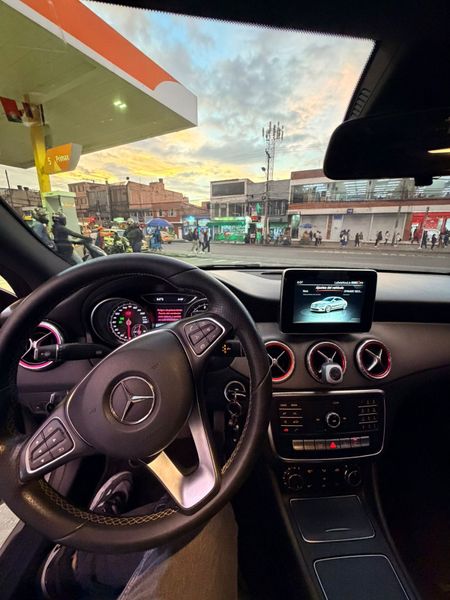 Mercedes Benz Cla 180 Amg line 2017 - imagen secundaria 1