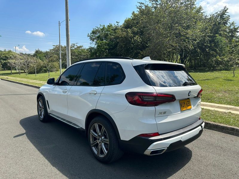 Bmw X5 modelo 2022 - imagen secundaria 2
