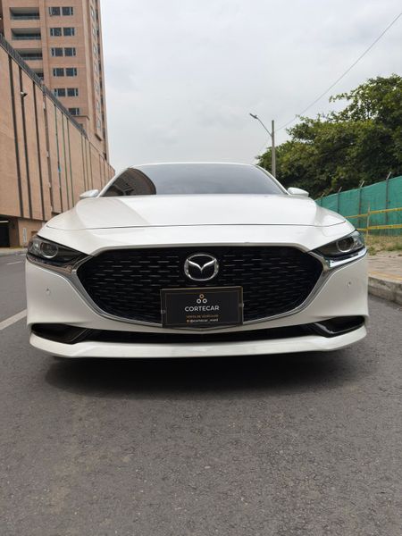 Mazda 3 Touring hibrido 2024 - imagen secundaria 1