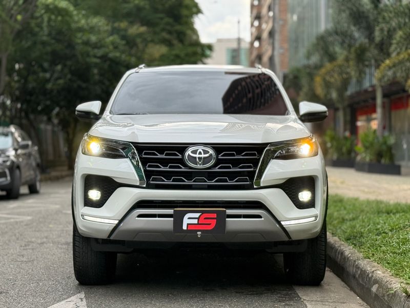 TOYOTA FORTUNER SRV 2021 - imagen secundaria 2