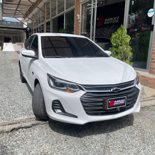 Chevrolet Onix Premier Turbo 1.000 cc Automático - imagen secundaria 2