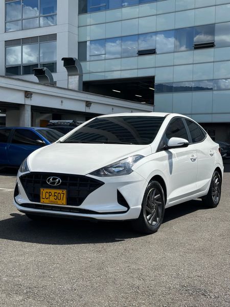 HYUNDAI ACCENT ADVANCE 2023 - imagen 1