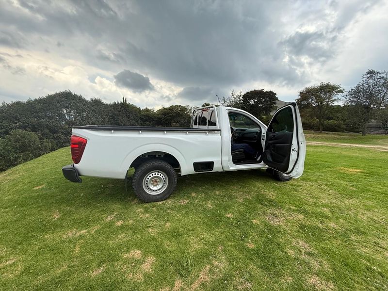 Nissan Frontier Cabina sencilla - imagen secundaria 2