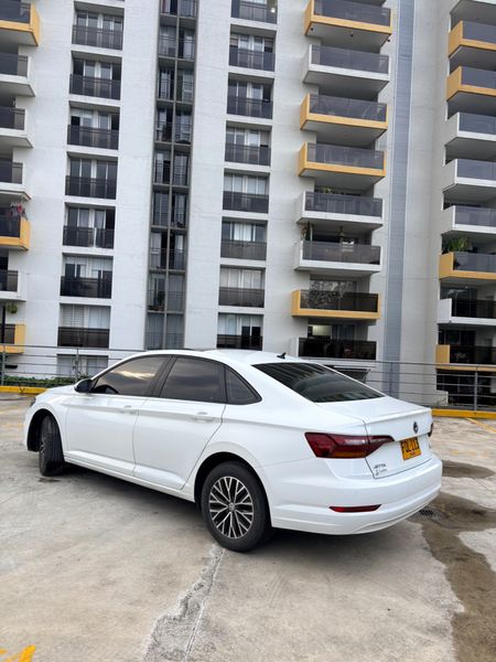 Volkswagen Jetta 2019 1.4 Turbo TSI - imagen secundaria 2