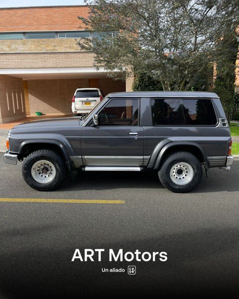 Nissan Patrol Y60 SGL 1993 Mecánico 4x4 3p - imagen secundaria 1