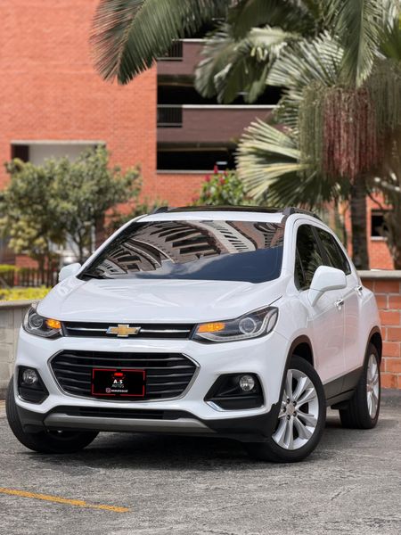 Vencambio Chevrolet Tracker 2018 Premier 4x4 Unico propietario - imagen secundaria 1