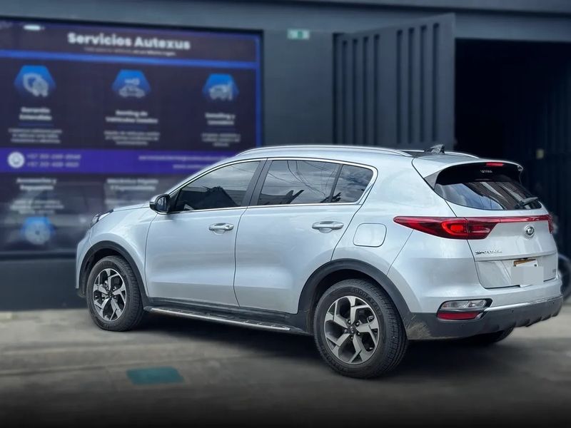 Kia Sportage 1.6TD Vibrant Aut 2020 HIBRIDO - imagen secundaria 1