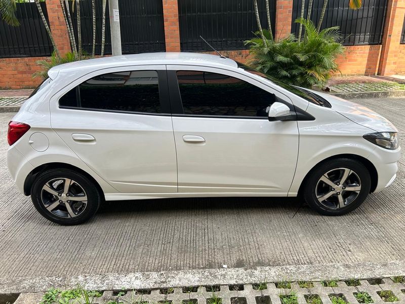 Chevrolet Onix LTZ - imagen secundaria 2