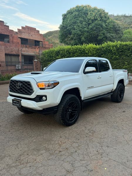 Toyota tacoma TRD SPORT 2022 - imagen secundaria 2