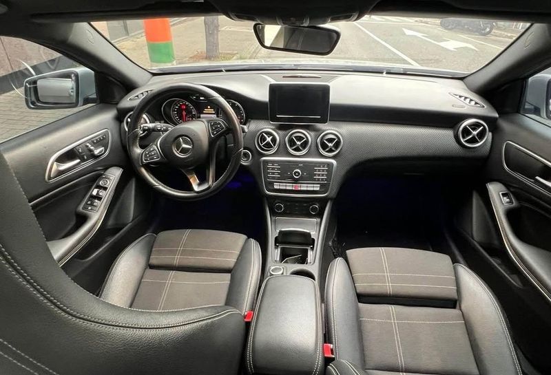 Mercedes Benz A200 AMG 2016 - imagen secundaria 1