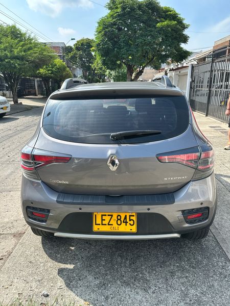 RENAULT SANDERO STEPWAY INTENSE 2023 - imagen secundaria 2