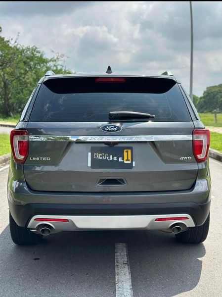 Ford Explorer 3.5 Gasolina 2017 - imagen secundaria 2