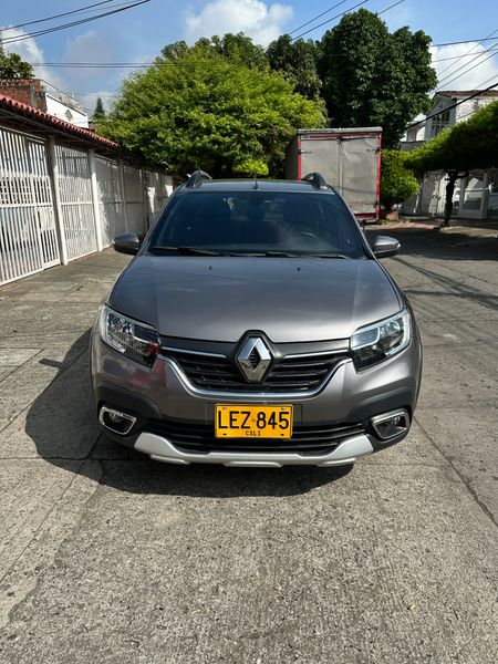 RENAULT SANDERO STEPWAY INTENSE 2023 - imagen 1