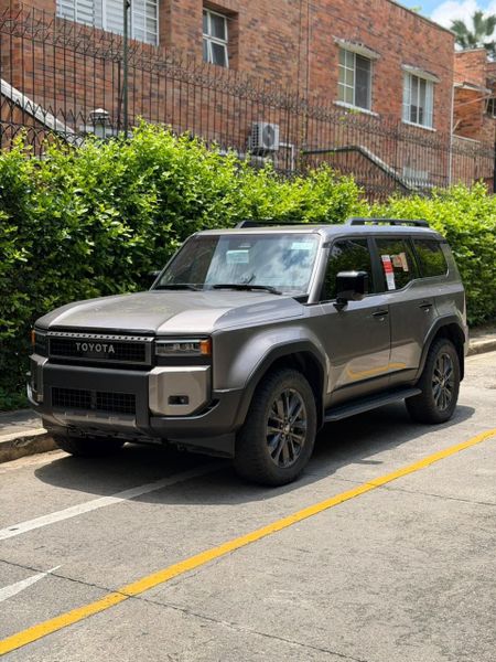 TOYOTA PRADO TXL 2026 HÍBRIDA  0 KM - imagen secundaria 1
