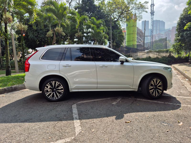VOLVO XC90 HIBRIDA 2022 - imagen secundaria 2
